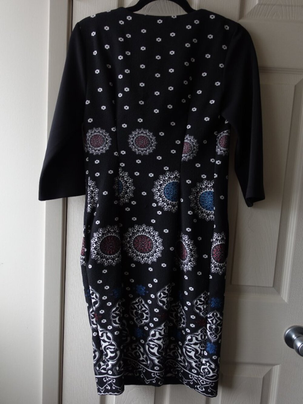 Aron Size 38 Floral Dress with pockets NWOT - Picture 3 of 11